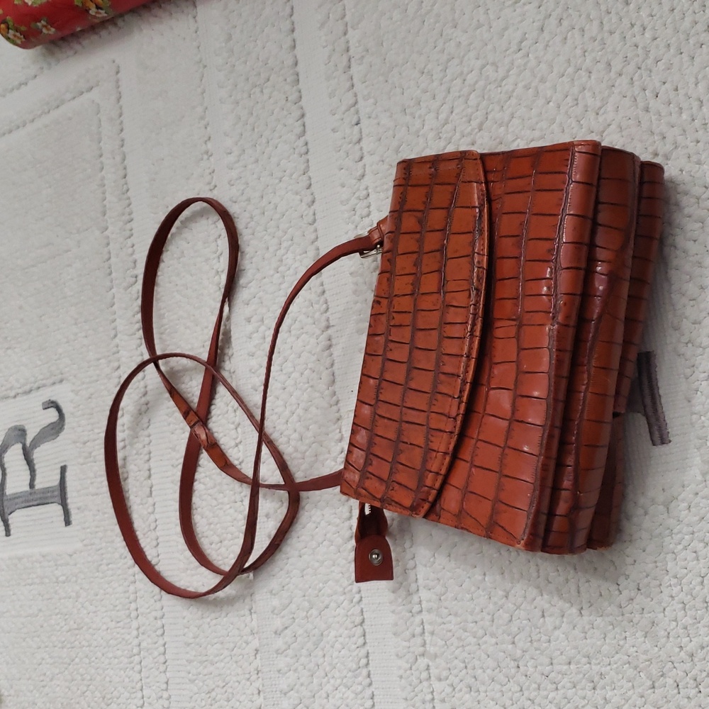 BRIGHTON ORANGE CROCODILE PATTERN CROSSBODY BAG - Picture 2 of 16